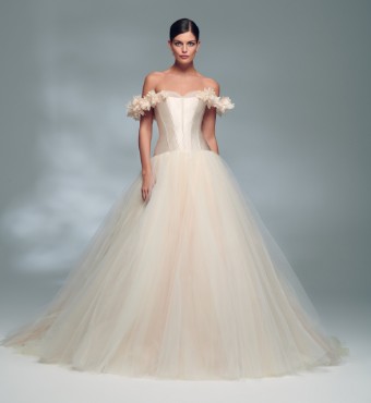 Lazaro Brigitte - 32200 (with flowers) #0 default Petal thumbnail