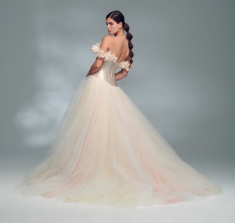 Lazaro Brigitte - 32200 (with flowers) #1 default Petal thumbnail